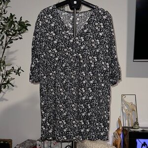 Old Navy Monochrome Floral Midi Dress
